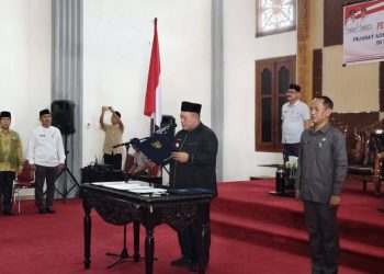 Bupati Mukomuko Choirul Huda pimpin pelantikan pejabat di lingkup Pemkab Mukomuko yang berlangsung di Balai Daerah Mukomuko, Kamis ( 12/3/2026). (Foto:Dd)