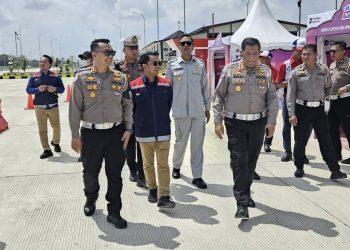 Direktur Lalu Lintas Polda Jambi Kombes Pol Adi Benny Cahyono bersama jajaran melakukan survei jalur Tol Pijoan hingga jalan arteri di wilayah Provinsi Jambi, Selasa (10/3/2026). (Dok.Nahar)
