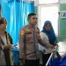 Petugas kepolisian saat menjenguk korban di rumah sakit. Sabtu (21/3/2026). (Dok.Ginting )