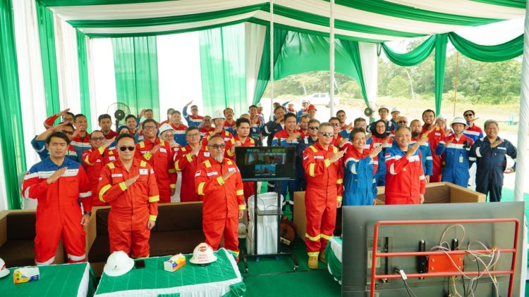 Poto bersama usai Peresmian field trial injeksi chemical di Lapangan Meruap, Kabupaten Sarolangun, Jambi, Minggu (1/3/2026) (Dok. FJM)
