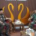 Komandan Korem 042/Gapu Kolonel Inf Nyamin (kiri) berbincang dengan Kepala Kejaksaan Tinggi Jambi Sugeng Hariadi saat kunjungan silaturahmi di Kantor Kejati Jambi, Senin (2/3/2026). (Dok. Penrem 042/Gapu)