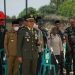 Danrem 042/Gapu Kolonel Inf Nyamin memimpin upacara pemakaman militer Kolonel Inf (Purn) Sutrisno di TPU Talangsari, Talang Bakung, Kota Jambi, Selasa (4/3/2026). (Dok. Nahar)