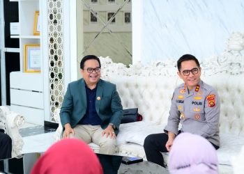 Kapolda Jambi Irjen Pol. Krisno H. Siregar menerima audiensi pengurus Ikatan Dokter Indonesia (IDI) Wilayah Jambi di Lobi Utama Mapolda Jambi, Kamis (5/3/2026) (Dok. Humas)