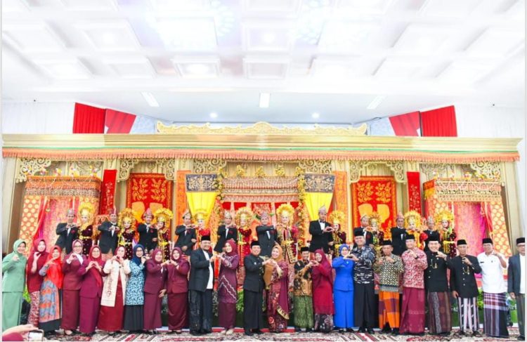 Pemerintah Kota Bengkulu melalui DP3AP2KB dan GOW akan menggelar program Nikah Balai 2026, pernikahan massal gratis bagi warga untuk membantu legalitas pernikahan serta menekan praktik nikah siri. (foto: ist)