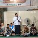 Kegiatan Safari Ramadhan yang digelar IKA PMII Kabupaten Tanjung Jabung Barat diisi dengan buka puasa bersama serta penyerahan santunan kepada anak yatim dan kaum duafa sebagai bentuk kepedulian sosial di bulan suci Ramadhan. (Dok. Latif)