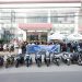 Komunitas Yamaha Riders Federation Indonesia (YRFI) Jambi berfoto bersama saat kegiatan touring Ramadan, berbagi takjil, dan buka puasa bersama di Yamaha Flagship Jambi, Minggu (8/3/2026). (Dok. Daus)