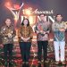 Direktur Utama Jasa Raharja Muhammad Awaluddin (tengah kanan) poto bersama setelah menerima penghargaan Best CEO (Dok. Humas JR Jambi)