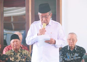 Wakil Gubernur Jambi Abdullah Sani menyampaikan sambutan saat menghadiri kegiatan penyaluran infak dan sedekah yang diselenggarakan PUSKUD Provinsi Jambi di Kantor PUSKUD Jambi, Rabu (11/3/2026). (Dok. Erit)