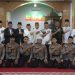 Kapolres bersama jajaran pejabat utama dan personel Kepolisian Resor Tanjung Jabung Timur berfoto bersama Ketua MUI Provinsi Jambi Umar Yusuf usai kegiatan Safari Ramadhan di Masjid Nurul Hidayah Polres Tanjung Jabung Timur, Selasa (10/3/2026). (Dok. Humas)