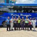Petugas dari Jasa Raharja, Satlantas Polresta Jambi, Dinas Perhubungan, dan BPTD Kelas II Jambi berfoto bersama di depan armada bus usai melakukan kegiatan ramp check dan pemasangan stiker edukasi keselamatan Practical Guidance pada angkutan umum penumpang di Kota Jambi, Kamis (12/3/2026). (Dok. Stepanus)
