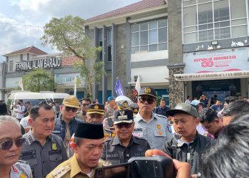 Gubernur Al Haris saat diwawancarai (Dok. Nahar)