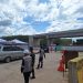Petugas melakukan pengaturan arus kendaraan di ruas fungsional Jalan Tol Palembang–Betung di Sumatera Selatan, Jumat (14/3/2026). (Dok.Humas HK)