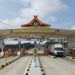 Kendaraan melintas di Gerbang Tol Pijoan (Dok. Humas HK)