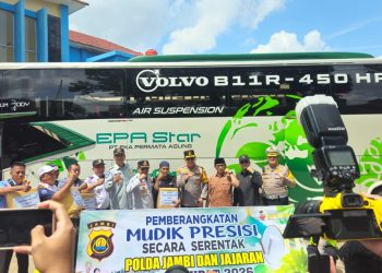 Kepala Kantor Wilayah Jambi Agung Abimanyu, S.E., M.M. menghadiri pelepasan program Mudik Presisi di Jambi bersama Kapolda Jambi dan sejumlah pejabat lintas instansi (Dok, Nahar)