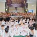 Siswa SIP Angkatan 55 pengiriman Polda Metro Jaya berfoto bersama usai kegiatan bakti sosial dan santunan anak yatim di Masjid Al Abror, Mampang Prapatan, Jakarta Selatan, Rabu (18/3/2026). (Dok. Alam)