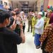 Gubernur Jambi Al Haris didampingi jajaran pejabat Pemprov Jambi meninjau pelayanan sekaligus menyapa pasien di RSUD Raden Mattaher Jambi pada malam takbiran Idulfitri 1447 H, Jumat (20/3/2026) (Dok. Stepanus)