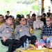 Kapolda Jambi bersama unsur Forkopimda mengikuti video conference yang dipimpin Kapolri di objek wisata Kampung Radja, Selasa (24/3/2026) (Dok. Nahar)