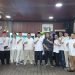 Wakil Menteri Ketenagakerjaan Afriansyah Noor (tengah) berfoto bersama perwakilan teknisi ponsel dan panitia ATPJ Championship Indonesia di Jambi, (Dok. Nahar)