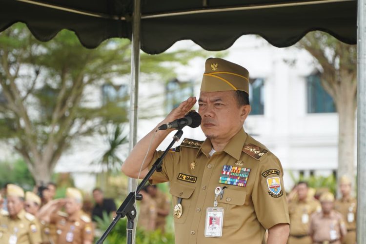 Gubernur Jambi Al Haris memimpin Apel Kedisiplinan ASN dan PPPK di Lapangan Kantor Gubernur Jambi, Senin (30/3/2026), (Dok, Erit)
