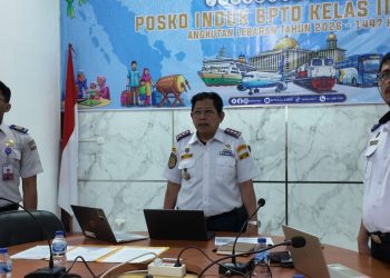 Kepala BPTD Kelas II Jambi, Benny Nurdin Yusuf saat mengikuti kegiatan di Posko Induk Angkutan Lebaran 2026 di Jambi. (Dok, Nahar)
