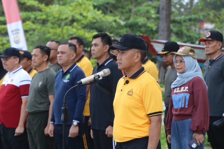 Aksi bersih pantai dan kota digelar serentak di 38 titik se-Provinsi Bengkulu, Selasa (31/3/2026). (Foto:Yl)