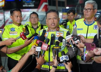 Kakorlantas Polri, Agus Suryonugroho, saat konferensi pers, Selasa (7/4/2026). (Foto:yola)