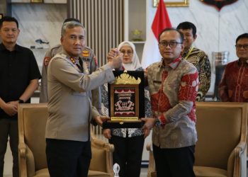 Kapolda Bengkulu bersama jajaran DJP Bengkulu dan Lampung membahas penguatan penegakan hukum perpajakan. (foto:yola)