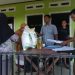 Polsek Seginim turun langsung mengawal Penyaluran BANPANG di Desa Banding Agung, Senin (13/4/2026). (Foto:yola)