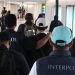 Tim NCB Interpol Polri bersama aparat Malaysia saat mengamankan buronan narkoba internasional AFT alias The Doctor di Penang, Malaysia, Minggu (5/4/2026). (foto:yola)