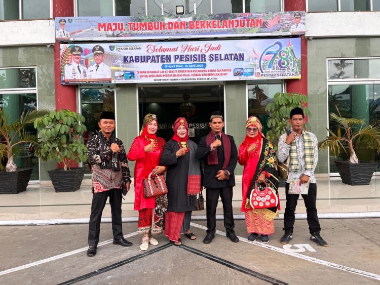 PKPS Kabupaten Mukomuko menghadiri rapat paripurna Hari Jadi Kabupaten Pesisir Selatan ke-78 di Painan, Rabu (15/4/2026). (Foto:Dede)