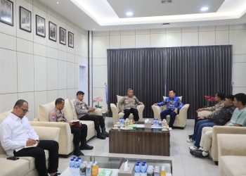 Kapolda Bengkulu Irjen Pol Mardiyono menerima audiensi Jaringan Media Siber Indonesia (JMSI) Provinsi Bengkulu di ruang tamu Kapolda, Senin (6/4/2026). (Dok. Yola)
