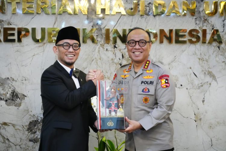 Menteri Haji dan Umrah Dahnil Anzar Simanjuntak dengan Wakapolri Dedi Prasetyo di Jakarta, Kamis (9/4/2026). (Foto:Yola)