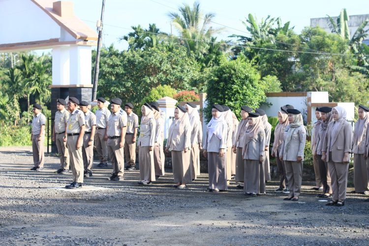 Kantor Pertanahan Kabupaten Bengkulu Tengah melaksanakan apel pagi, Senin (20/4/2026). (Foto:yola)