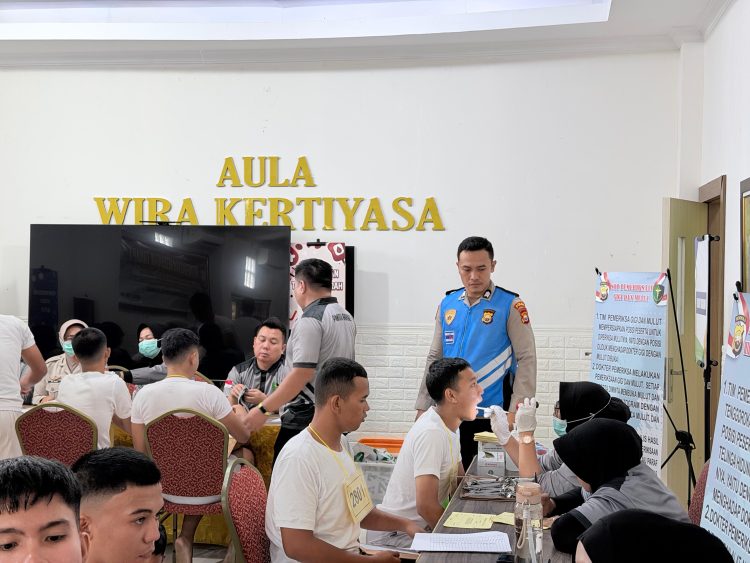 Polda Bengkulu menggelar pemeriksaan kesehatan tahap I calon Bintara Polri, Senin (13/4/2026). (Foto:yola)