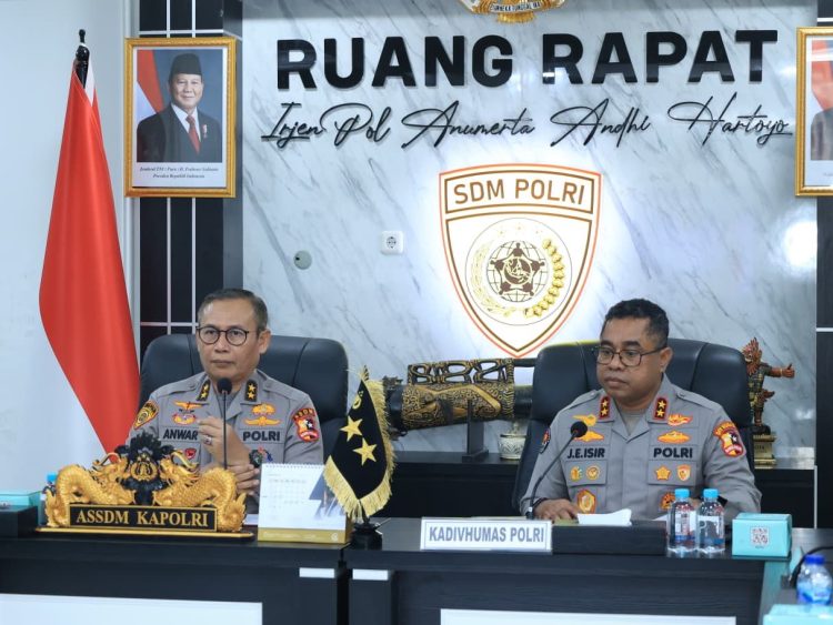 Asisten Kapolri Bidang SDM Irjen Pol Anwar, dalam rilis resmi di Mabes Polri, Senin (6/4/2026). (foto:yola)