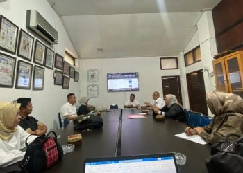 Pengurus KONI Provinsi Jambi menggelar rapat persiapan tes fisik tahap II bagi atlet yang akan tampil pada PON Bela Diri 2026 di Sulawesi Utara. (Dok. Daus)