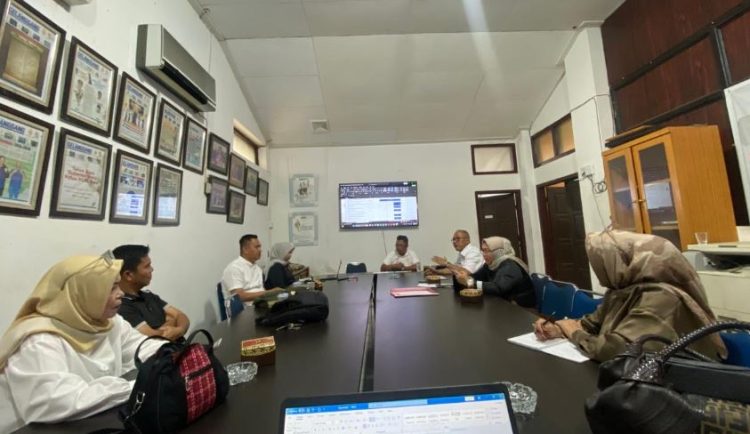 Pengurus KONI Provinsi Jambi menggelar rapat persiapan tes fisik tahap II bagi atlet yang akan tampil pada PON Bela Diri 2026 di Sulawesi Utara. (Dok. Daus)