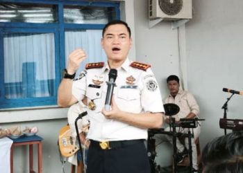 Kepala Lembaga Pemasyarakatan Kelas IIA Jambi, Syahroni Ali, menyampaikan paparan saat kegiatan coffee morning bersama awak media di Jambi, Selasa (1/4/2026) (Dok. Nahar)