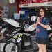 Sales Honda menyambut konsumen di showroom Honda (Dok. Stepanus)