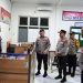 Wakapolda Jambi Brigjen Pol. Benny Ali (tengah) didampingi pejabat utama Polda Jambi saat meninjau ruang pelayanan di Polres Batanghari, Rabu (15/4/2026) (dok.Nahar)