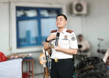 Kepala Lapas Kelas IIA Jambi, Syahroni Ali, menyampaikan paparan saat kegiatan coffee morning bersama insan pers di Kota Jambi, Rabu (1/4/2026) (Dok. Nahar)