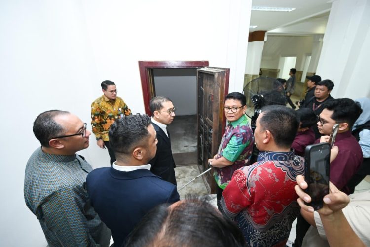 Menteri Kebudayaan RI Fadli Zon saat kunjungan kerja ke gedung milik Jasa Raharja di kawasan Kota Tua Jakarta, Rabu (2/4/2026), (Dok. Humas JR)