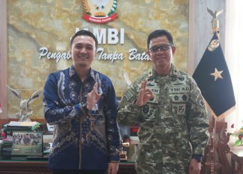 Danrem 042/Gapu Brigjen TNI Nyamin (kanan) bersama Pimpinan BRI Cabang Jambi Mochamad Chandra Ariesta saat audiensi di ruang kerja Danrem, Rabu (8/4/2026), (Dok. Nahar)