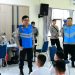 Wakapolda Jambi Brigjen Pol. B. Ali saat meninjau langsung pelaksanaan pemeriksaan kesehatan tahap I calon Taruna Akpol Tahun Anggaran 2026 di Asrama Haji Jambi, Kamis (9/4/2026). (Dok. Nahar)