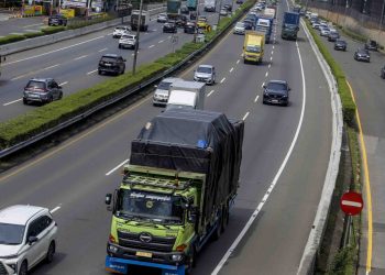 Sejumlah kendaraan melintas di jalan tol di Jakarta, Senin (13/4/2026). (Dok. Humas)