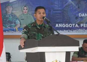 Danrem 042/Gapu Nyamin memberikan arahan kepada prajurit saat kunjungan kerja di Kodim 0419/Tanjab, Rabu (15/4/2026). (Dok. Nahar)