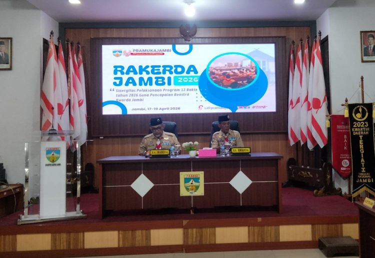 Sekda Provinsi Jambi Sudirman membuka Rapat Kerja Daerah (Rakerda) Gerakan Pramuka Jambi 2026 di Aula Maschun Sofwan Kwarda Jambi, Jumat (17/4/2026) malam, (Dok .Erit)