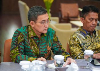 Sejumlah pejabat BUMN mengikuti rapat koordinasi terkait penguatan tata kelola dan restrukturisasi BUMN Karya di Jakarta, Kamis (16/4/2026). (Dok. Humas HK)