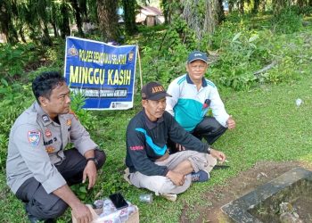 Program Minggu Kasih Polsek Pino, di pimpin Kapolsek, Yosep Hendratno R, Minggu (12/4/2026). (Foto:yola)